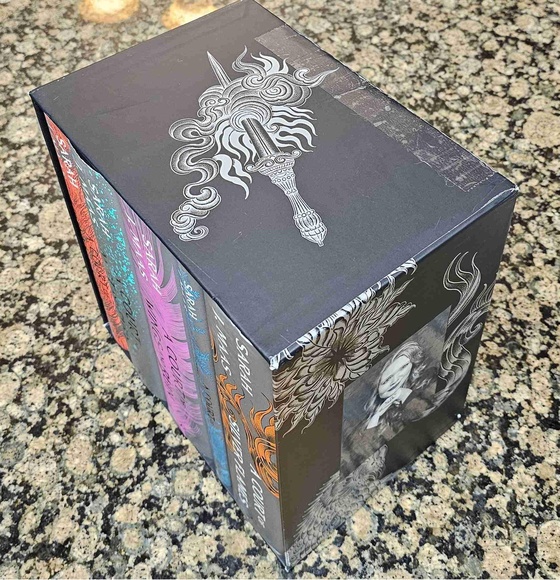 New! A Court Of Thorns And Roses Hardcover Boxed Box Set Sarah J Maas *Case Flaw - Picture 2 of 11